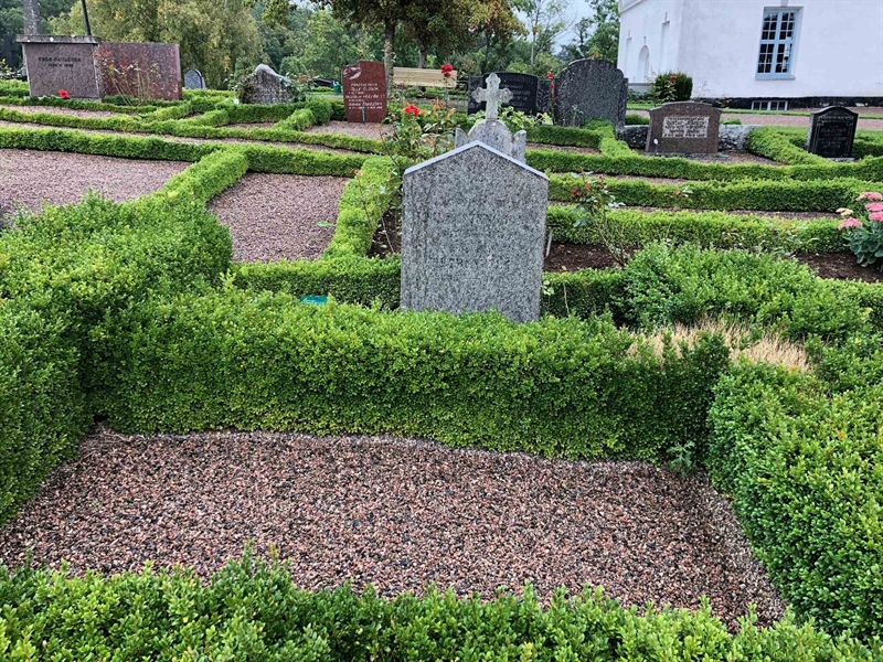 Grave number: Kå 42    42, 43