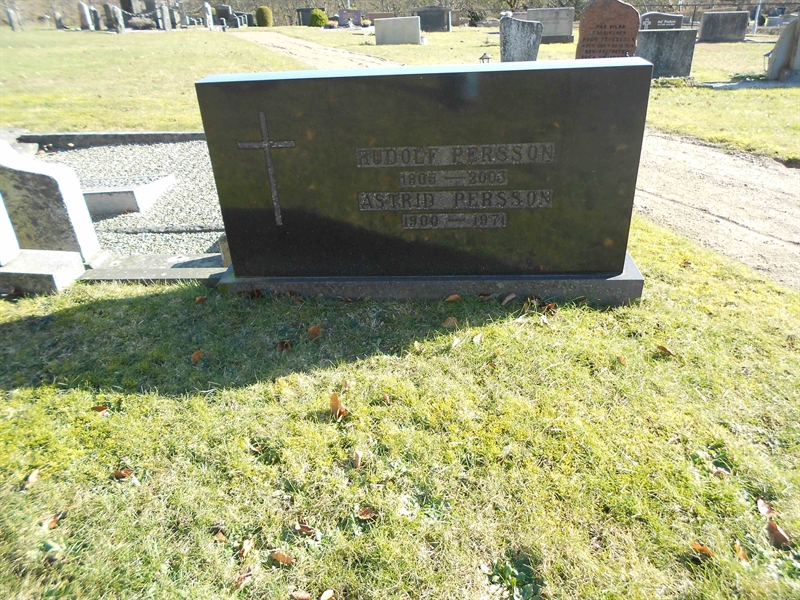 Grave number: NÅ G5   113, 114