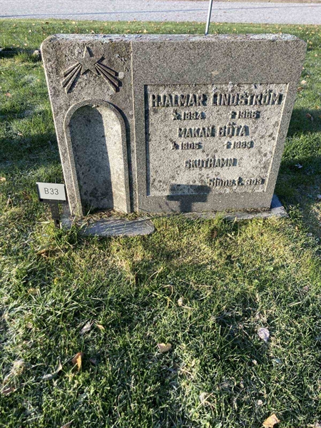 Grave number: 1 NB    33