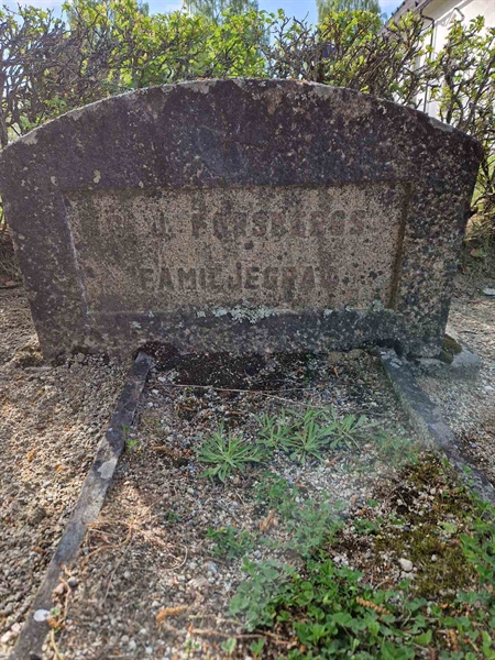 Grave number: 2 14 1661, 1662, 1663, 1664