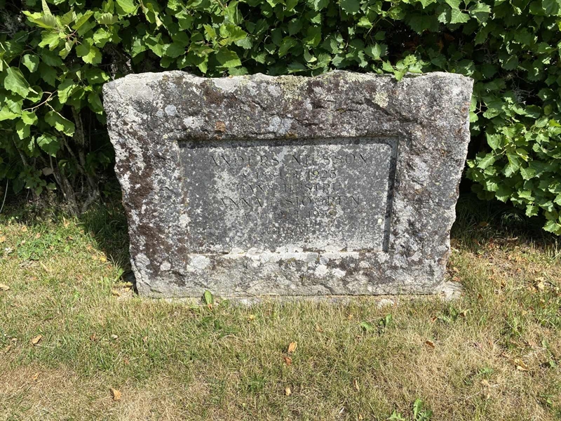 Grave number: 8 1 02    94-95