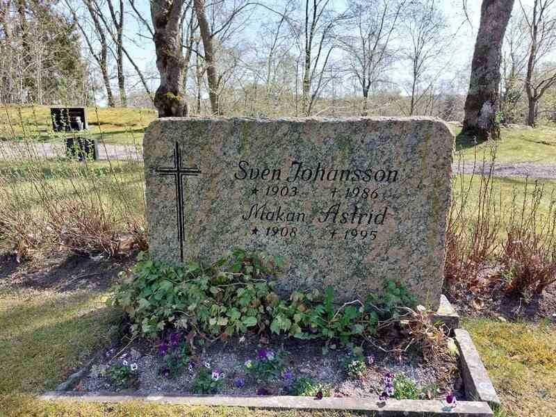 Grave number: HÖ 4  132, 133, 134