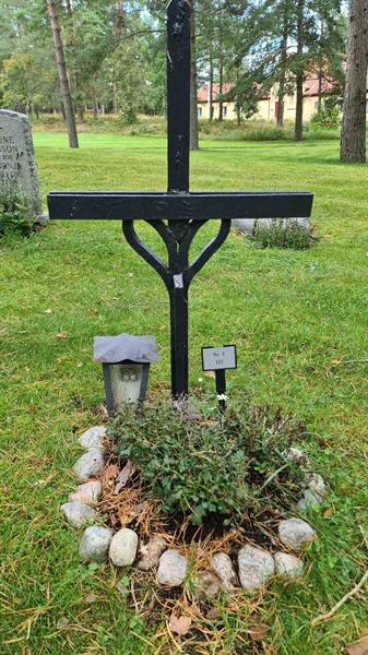 Grave number: H 3  132