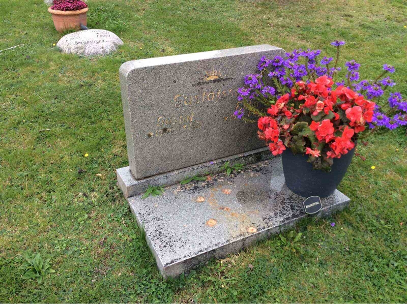 Grave number: KG 11   935