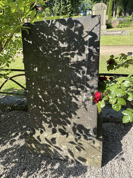 Gravnummer: Ö 12i 111, 112, 113