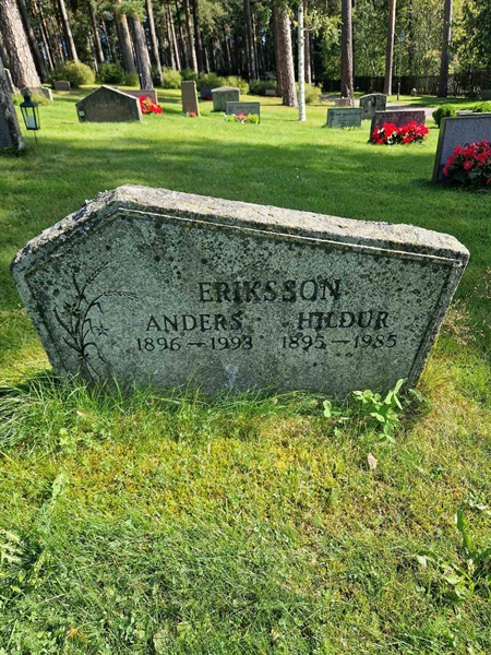 Grave number: 1 GL11    89-91