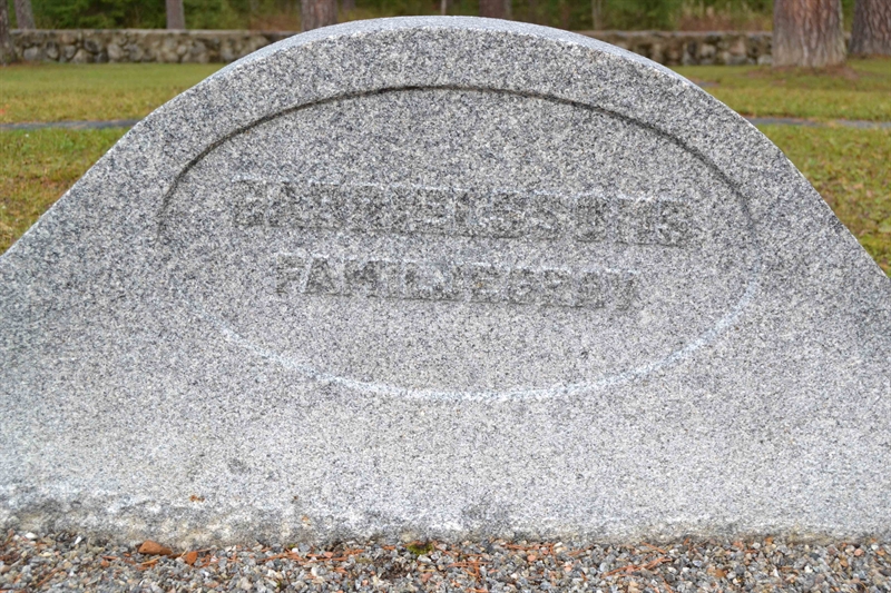 Grave number: 4 D   131