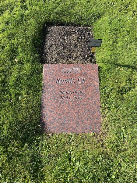 Grave number: 2 H   122