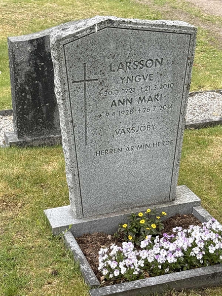 Grave number: SKF B    62