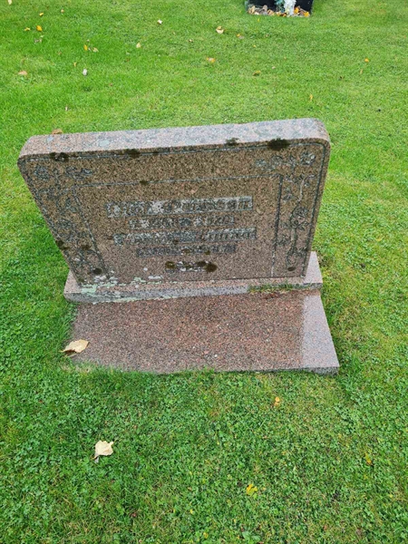 Grave number: KG 09   732, 733