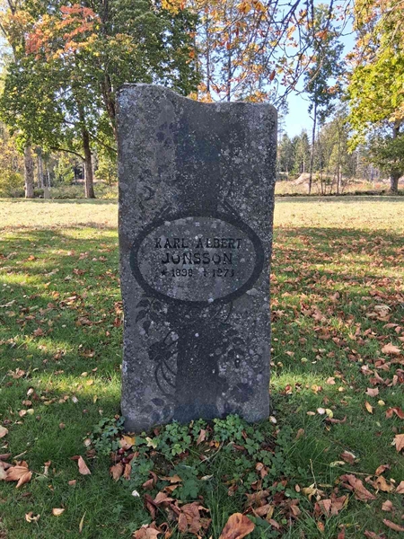 Grave number: SRG 2   203
