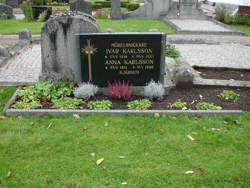 Grave number: HK G    43, 44