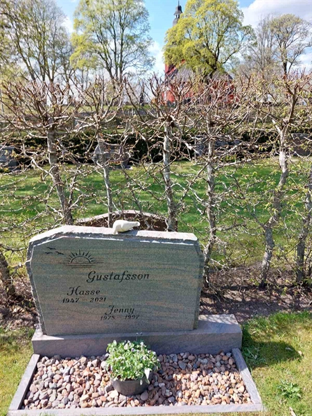 Grave number: HÖ 8   44, 45