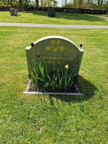 Grave number: 02 N    9
