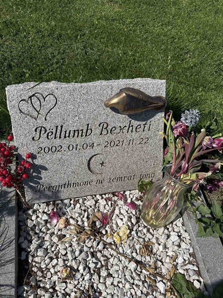 Grave number: R 05M 260