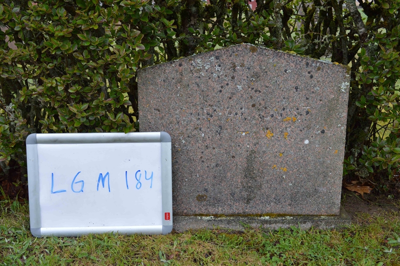Grave number: LG M   184