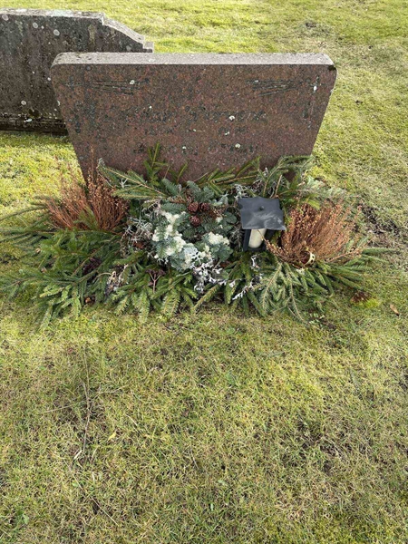 Grave number: 40 D    46-47