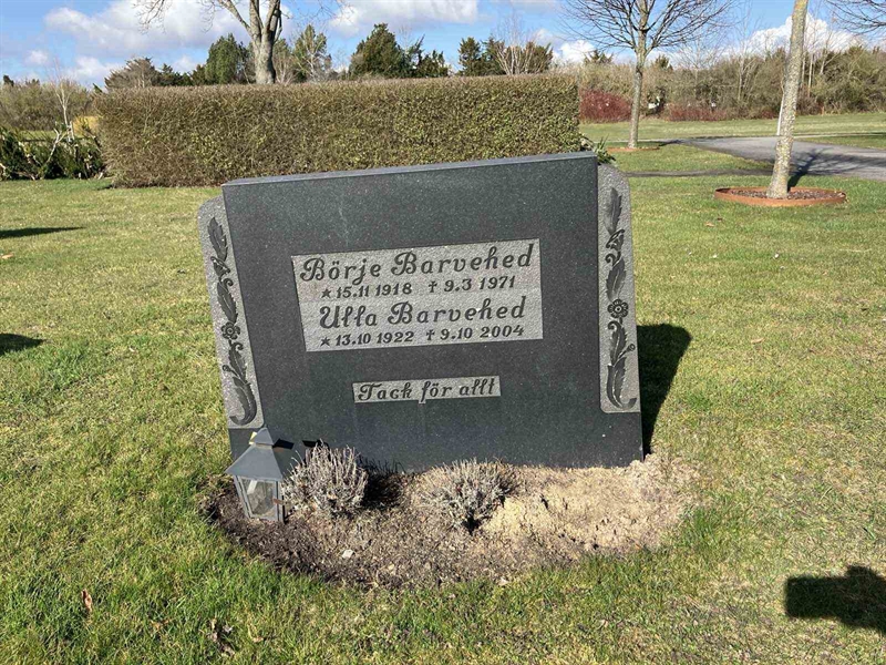 Grave number: R 01    72, 73