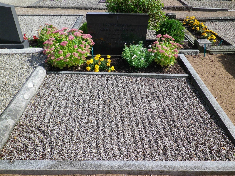 Grave number: OS K   390, 391