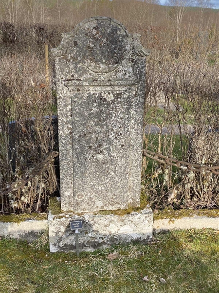 Grave number: 8 1 02    59a-c