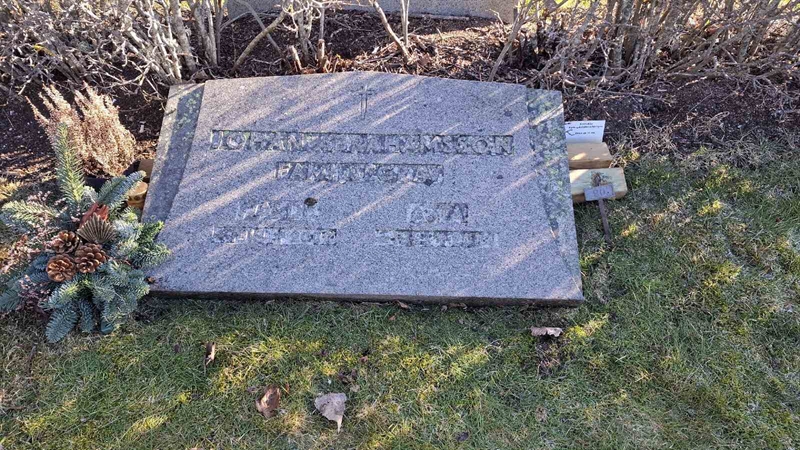 Gravnummer: 3 04    89-90