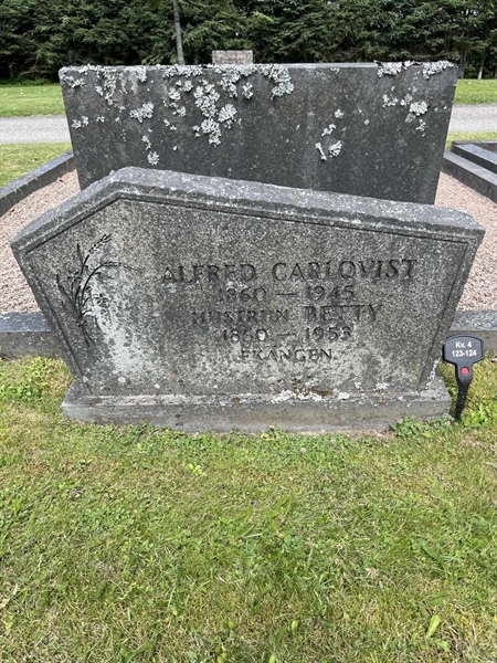 Grave number: 33 4   123-124