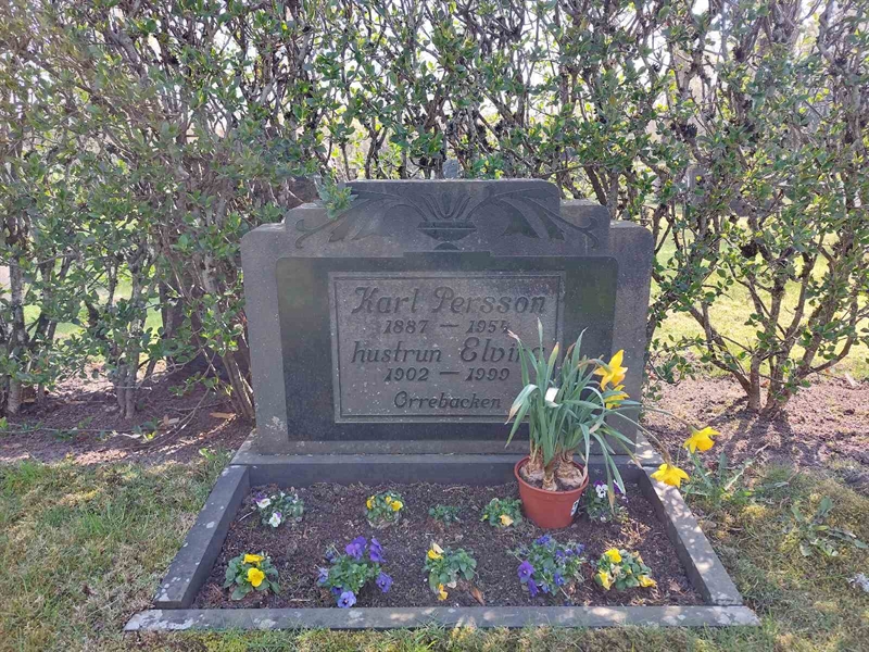 Grave number: HÖ 4   52, 53