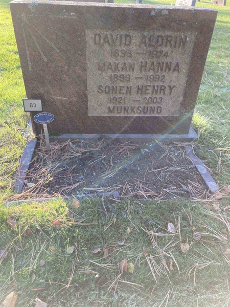 Grave number: 1 NB     3