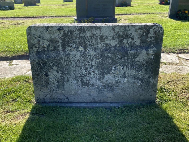 Grave number: 8 2 06    81-82