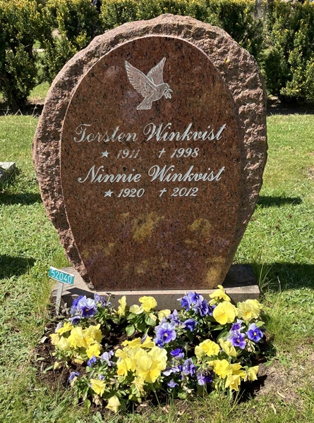 Grave number: R 02    40
