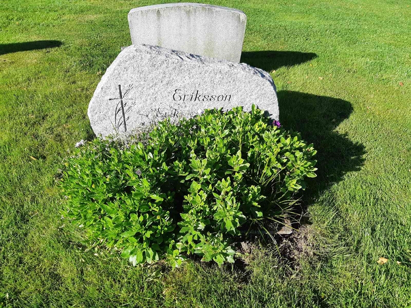 Hautatunnus: Fr 8   122-123