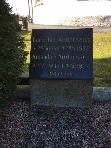 Grave number: 1 E   116, 117