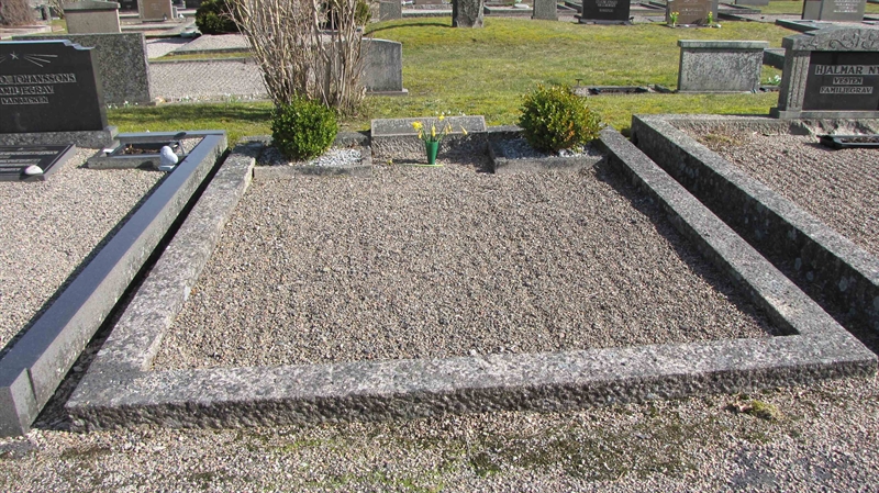 Grave number: HJ  1300, 1301