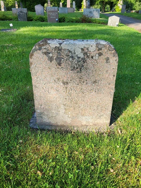 Grave number: kö 01 08   279