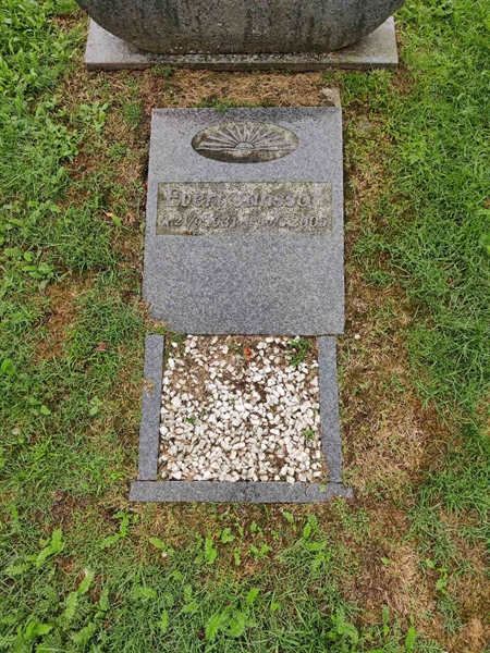 Grave number: VK F    72