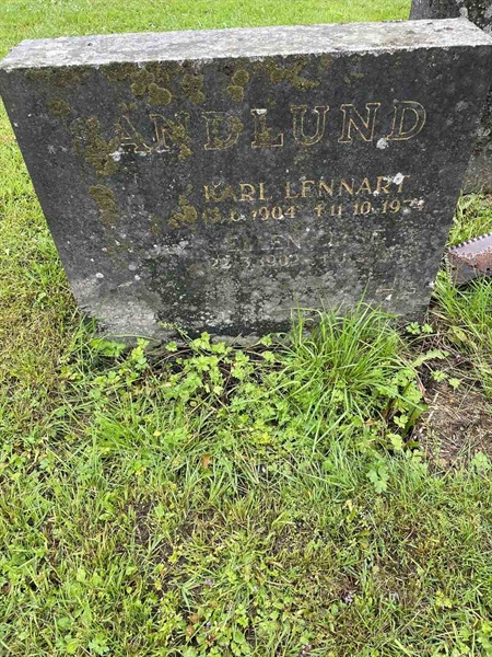 Gravnummer: N 4 4   568