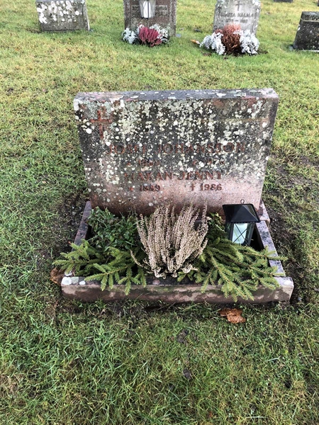 Grave number: 3 C    43-44