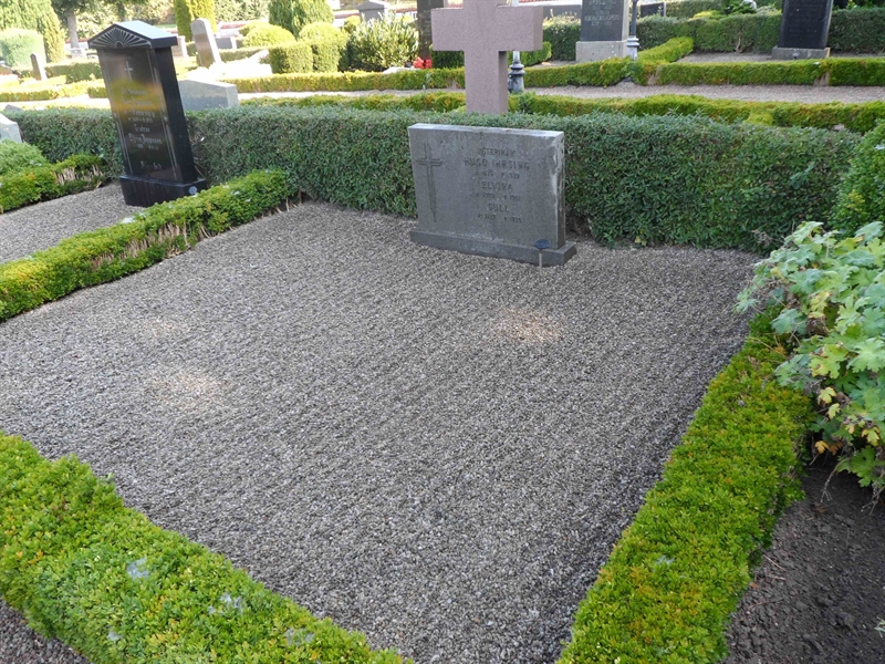 Grave number: HNK F    90