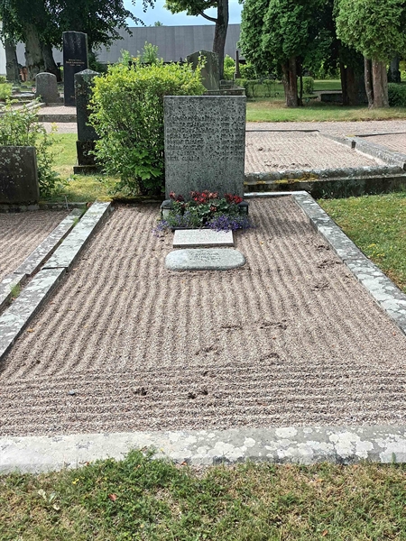 Grave number: SÖ 05   179