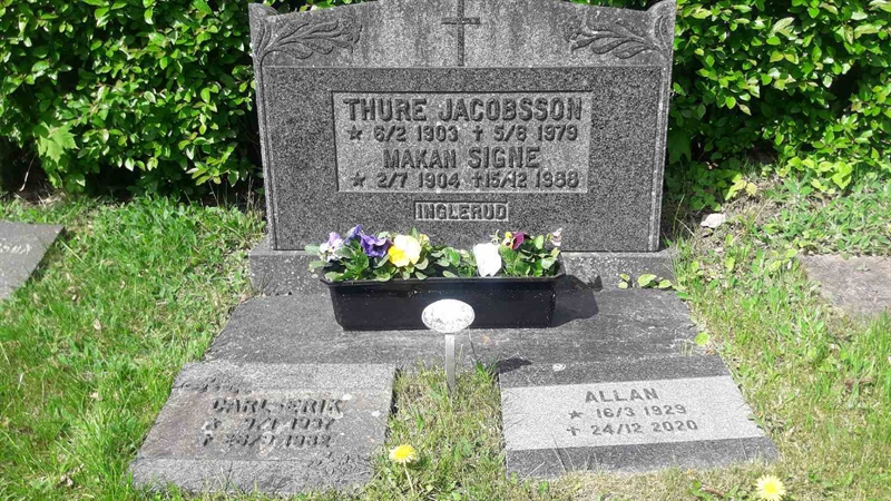 Grave number: FÄ 020    23-24