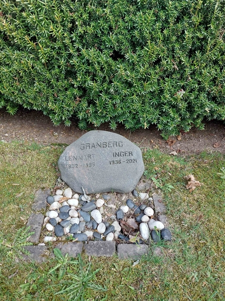 Grave number: HÖ 10   34