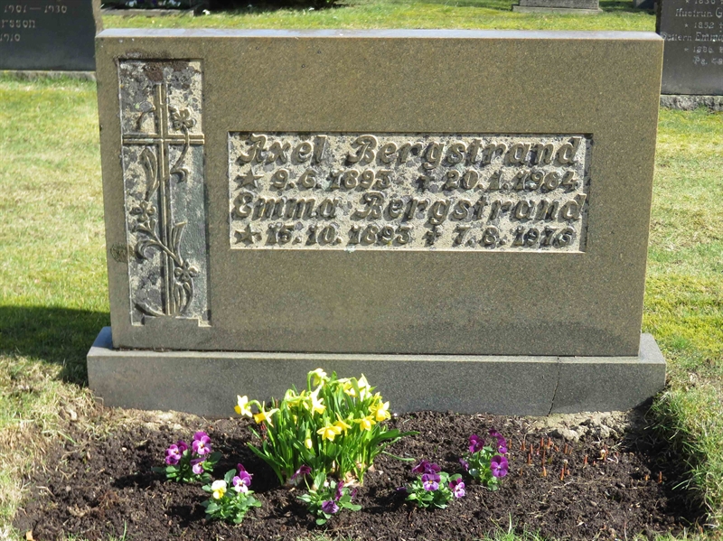 Grave number: 01 F   158, 159