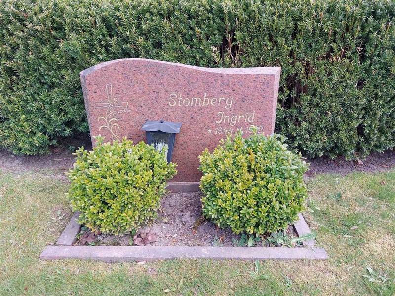 Grave number: HÖ 9   82, 83