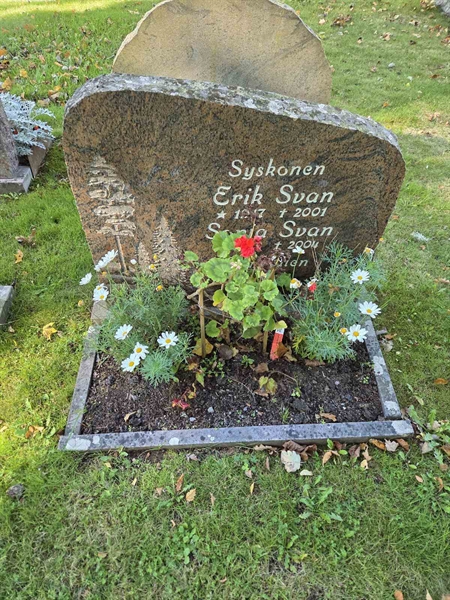 Grave number: T B B    57