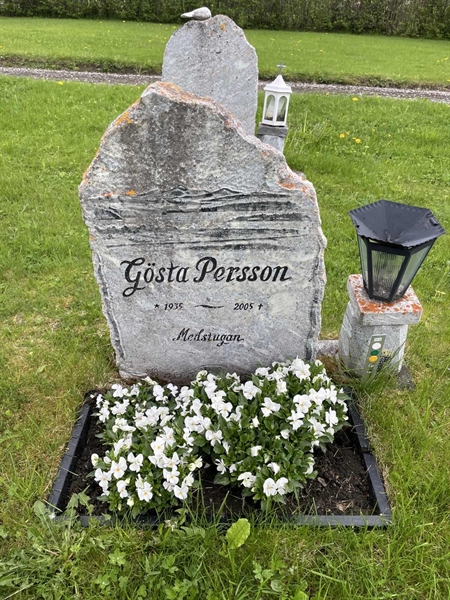 Grave number: DU ND    55