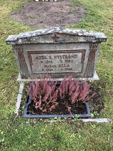 Grave number: 1 A1    99-100