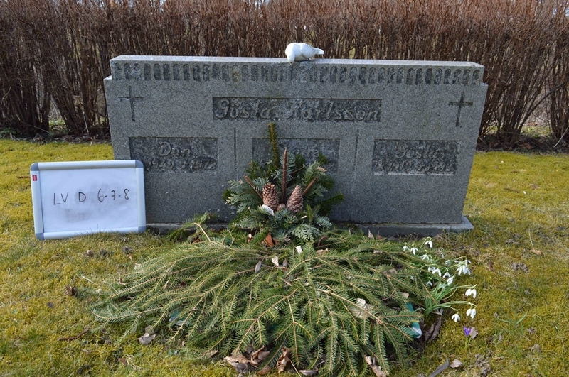 Grave number: LV D     6, 7, 8