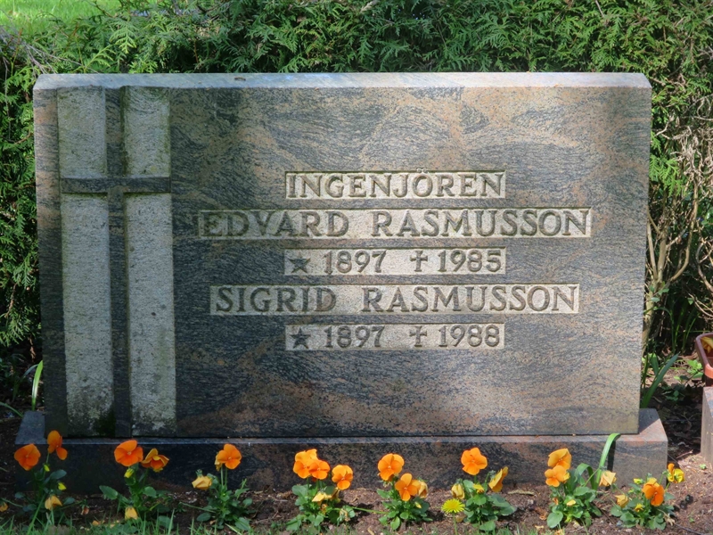Grave number: HÖB 73    10