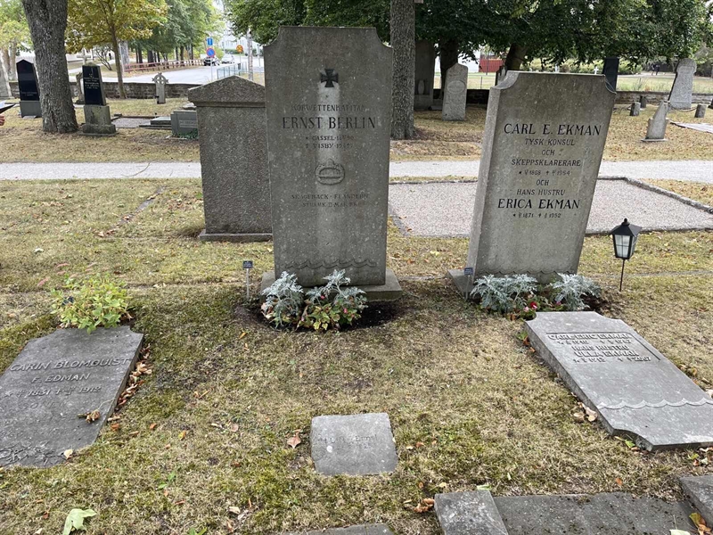 Grave number: Ö 13    21.A-E