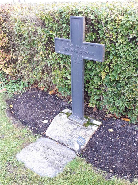 Grave number: GK F 1    48